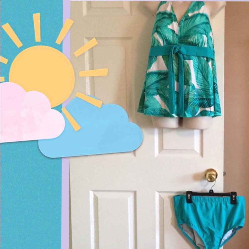 Bathing Suit 👙 2 Piece Aqua bathing suit.